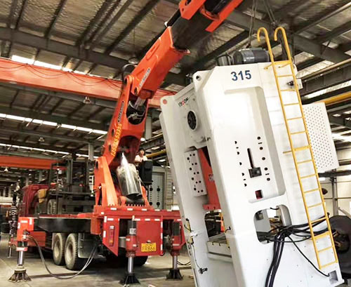 崇义县附近随车吊出租，轻松解决运输难题