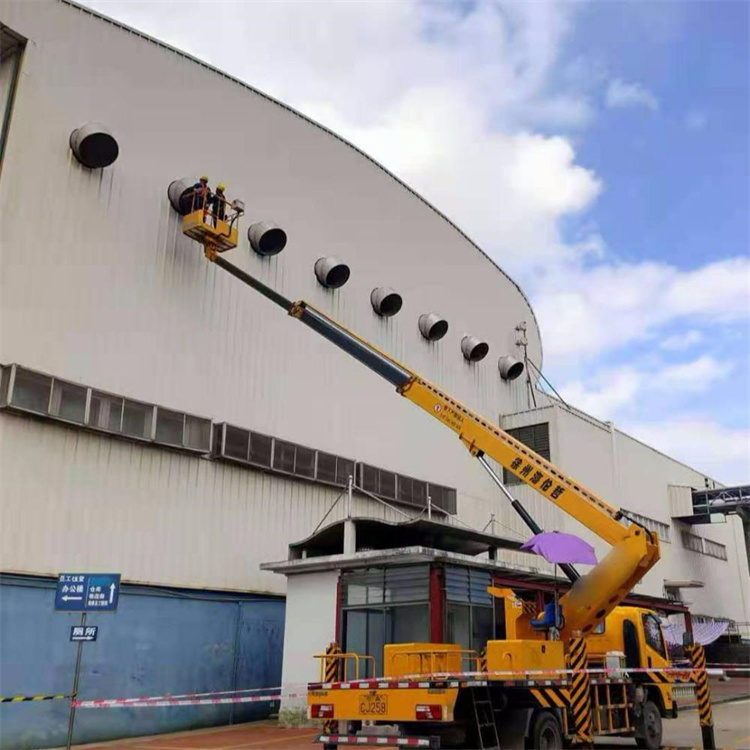 崇义县高空作业车出租服务：专业广告牌安装解决方案