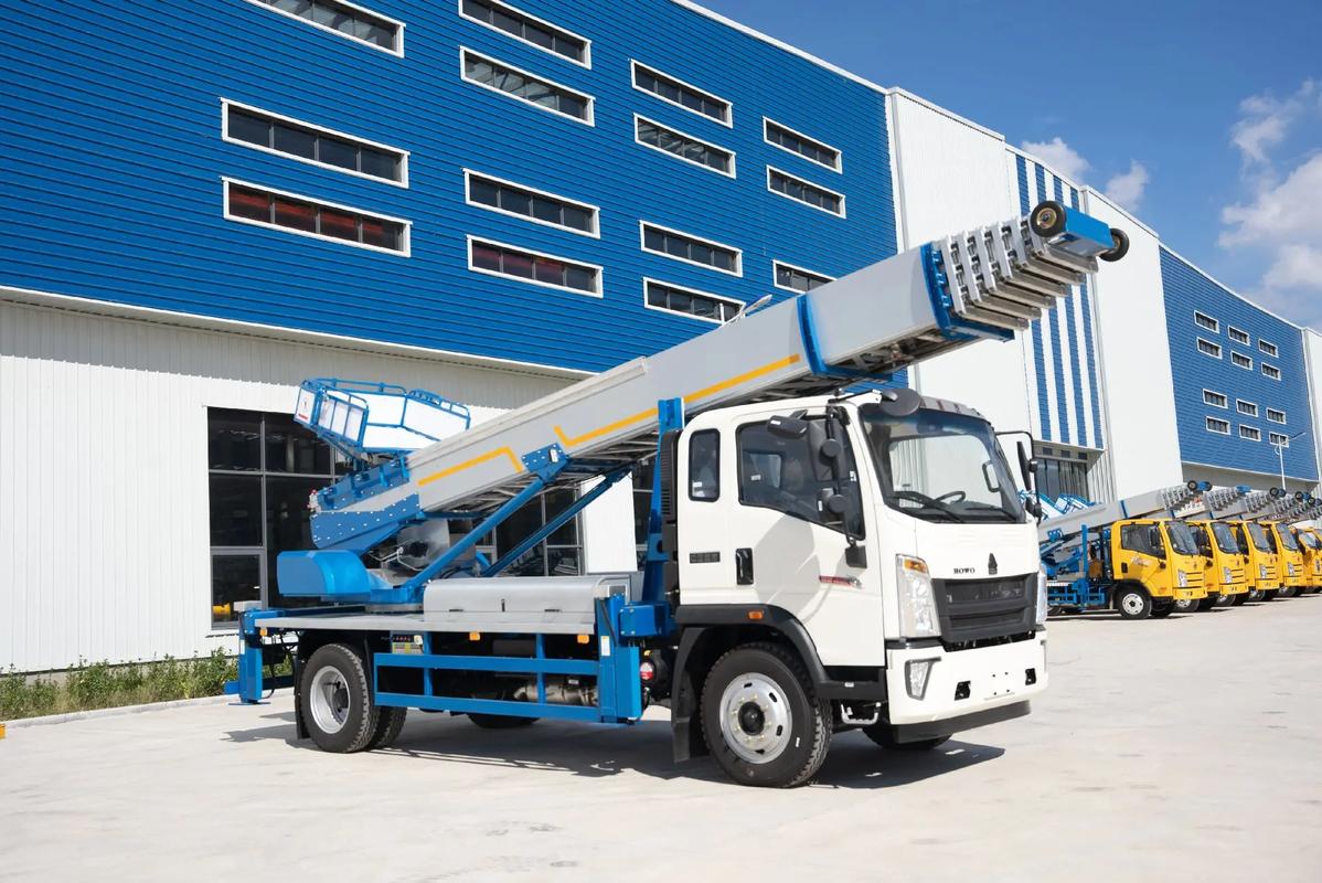 崇义县出租云梯车高空作业车 建筑垃圾搬运