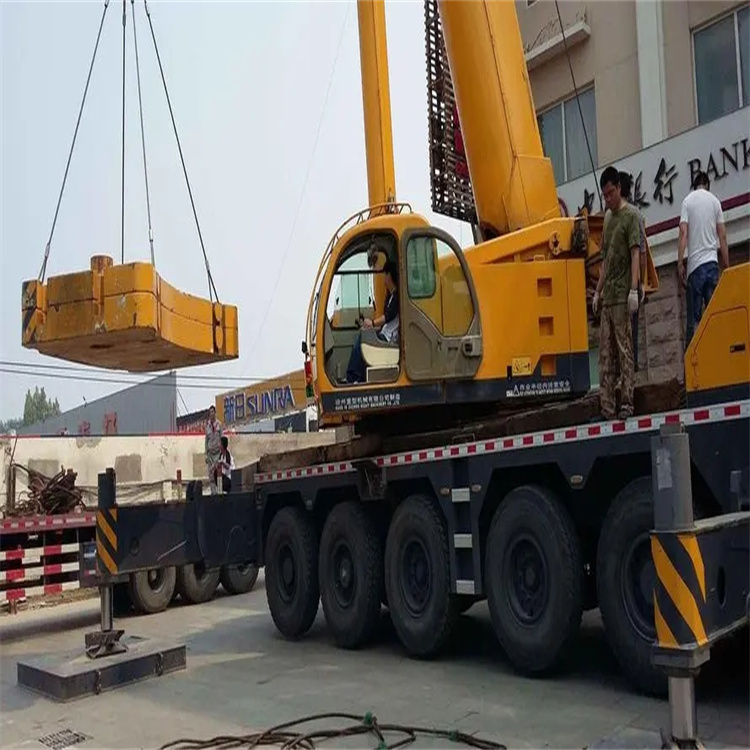 崇义县当地吊车出租|机器吊装|75吨|工厂搬迁服务