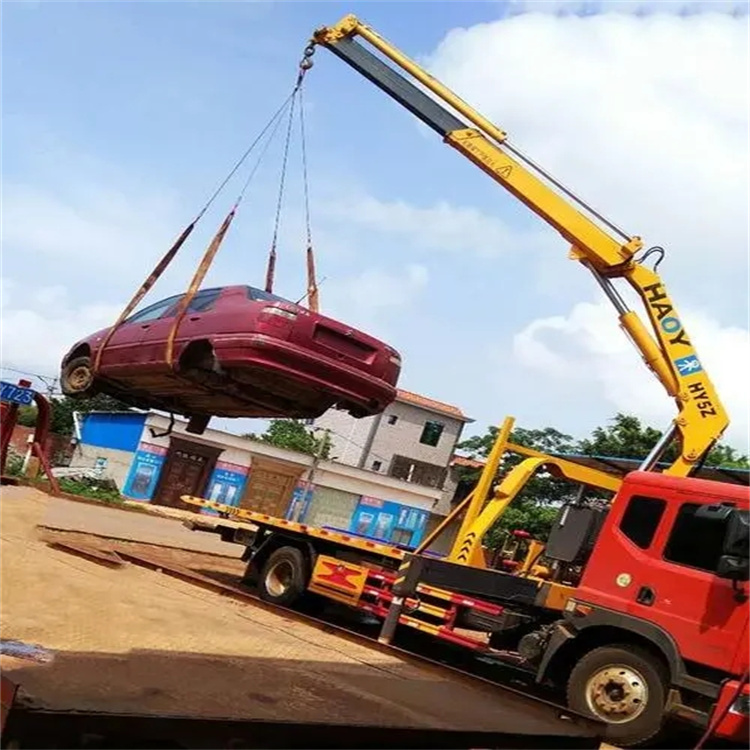 崇义县吊车吊汽车的正确方法